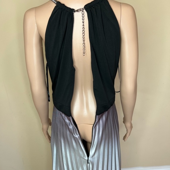 𝅺CITY CHIC Pleated Ombre Maxi Dress black/grey - Picture 8 of 12